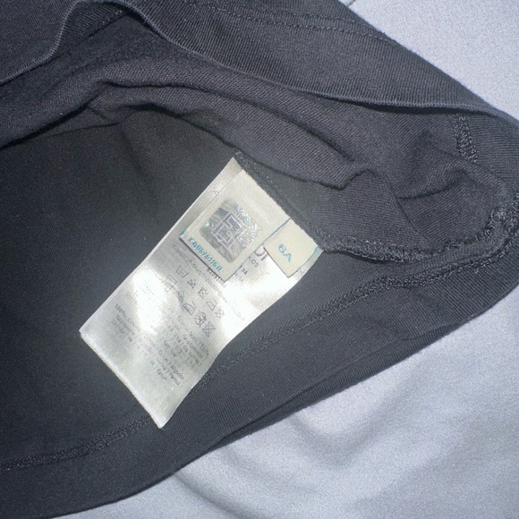 Kids FENDI t-shirt size 6 - Picture 2 of 4